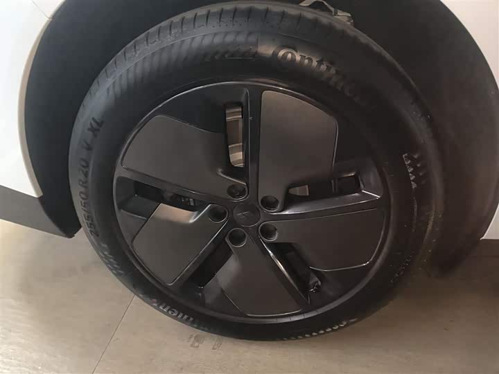 Фото 26 - LiXiang i8