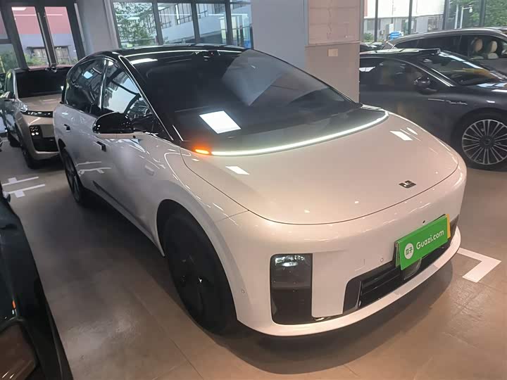 Фото 4 - LiXiang i8