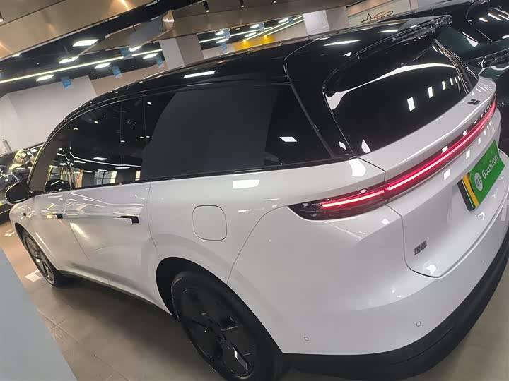 Фото 5 - LiXiang i8