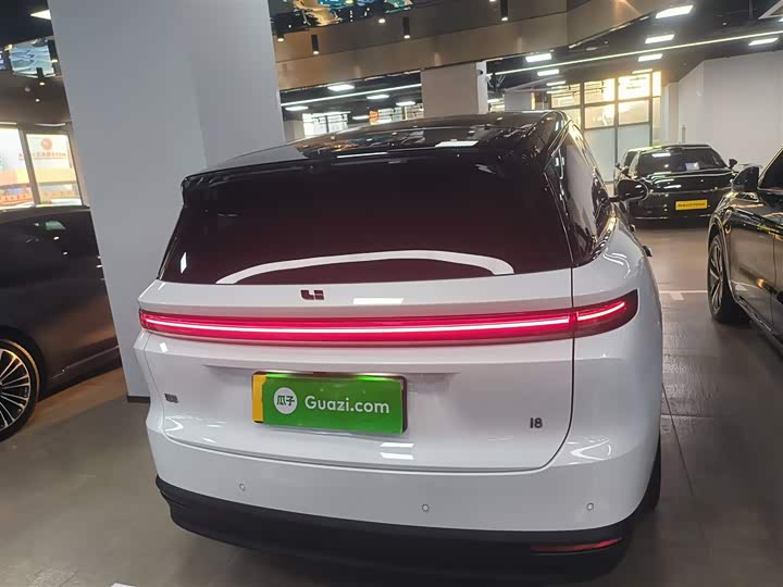 Фото 6 - LiXiang i8