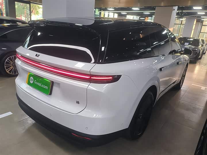 Фото 7 - LiXiang i8