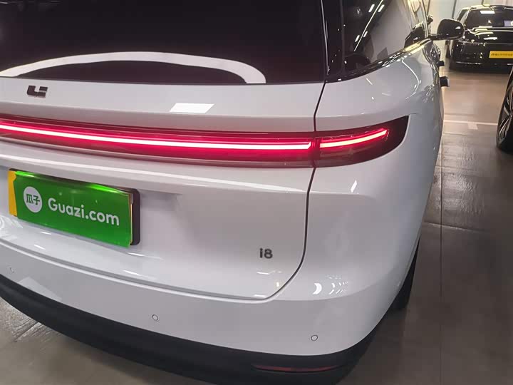 Фото 8 - LiXiang i8