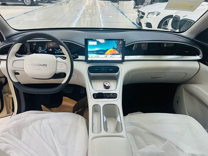 Фото 8 - Geely Galaxy Geome