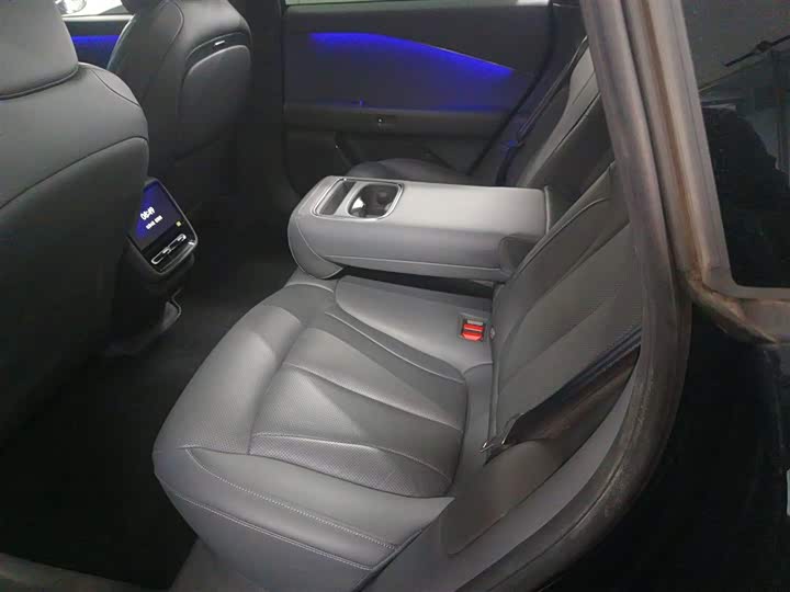 Фото 17 - XPeng F57