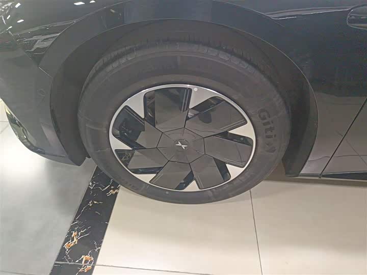 Фото 23 - XPeng F57