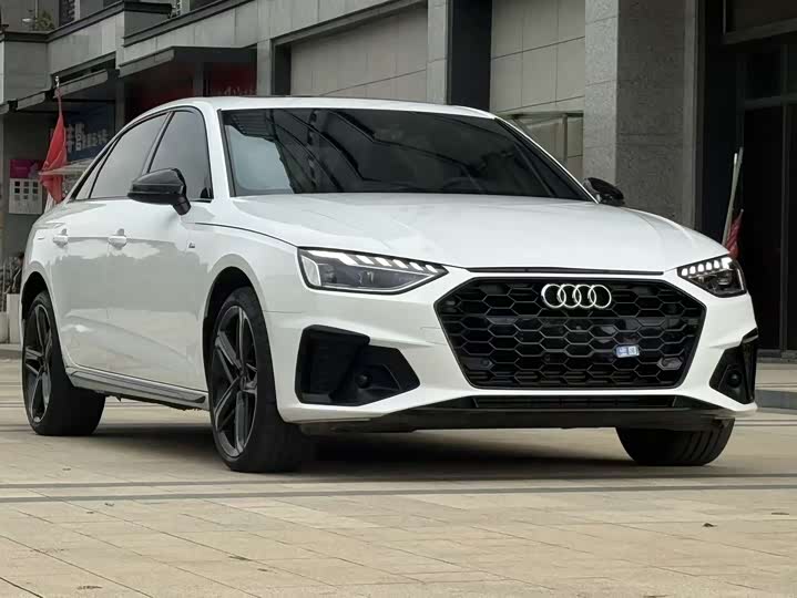 Фото 1 - Audi A4L