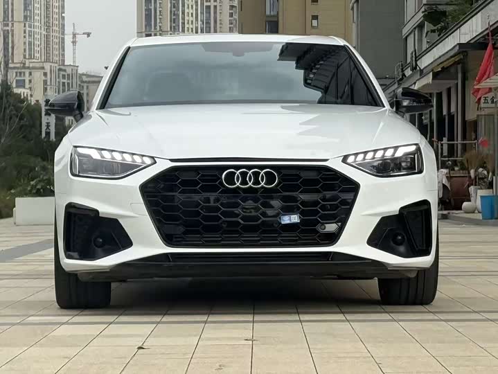 Фото 2 - Audi A4L