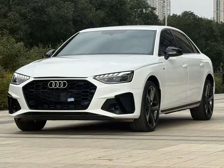 Фото 3 - Audi A4L