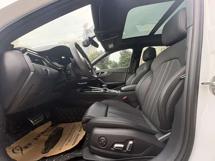 Фото 4 - Audi A4L