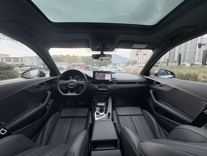 Фото 5 - Audi A4L