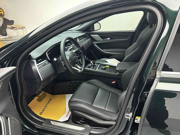 Фото 11 - Jaguar XF L