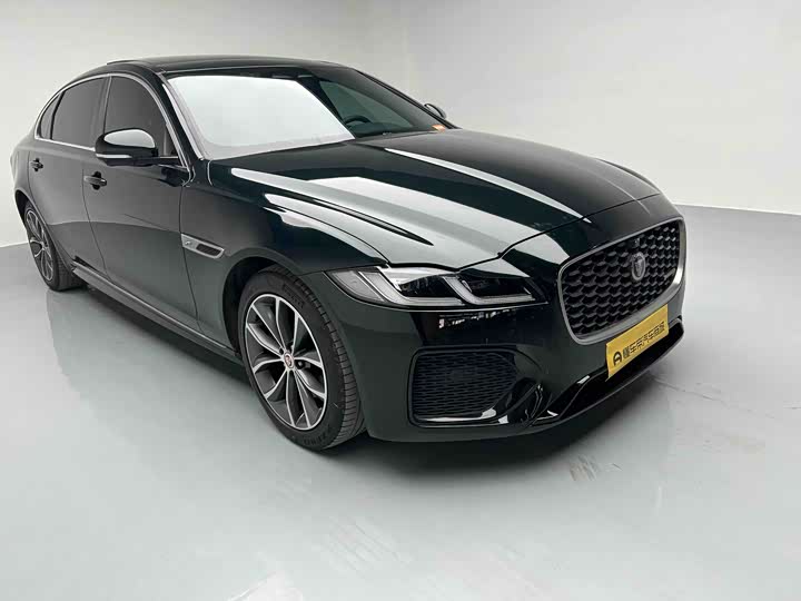 Фото 2 - Jaguar XF L