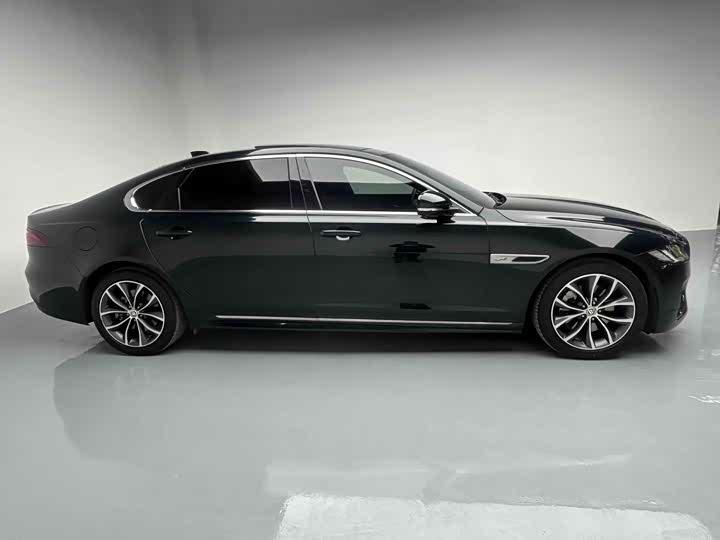 Фото 4 - Jaguar XF L