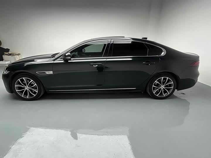 Фото 6 - Jaguar XF L