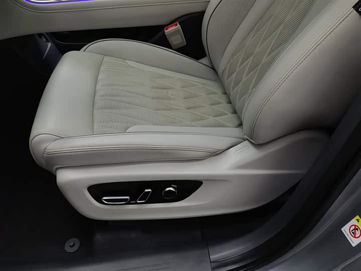 Фото 20 - GAC Trumpchi GS8