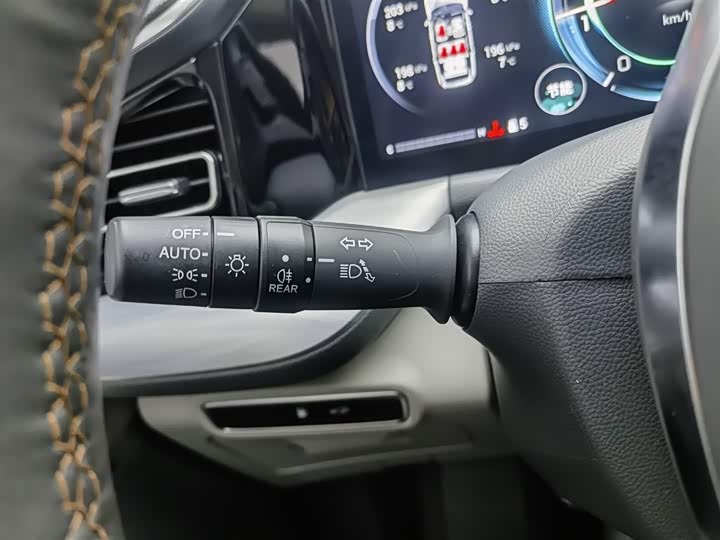 Фото 21 - GAC Trumpchi GS8