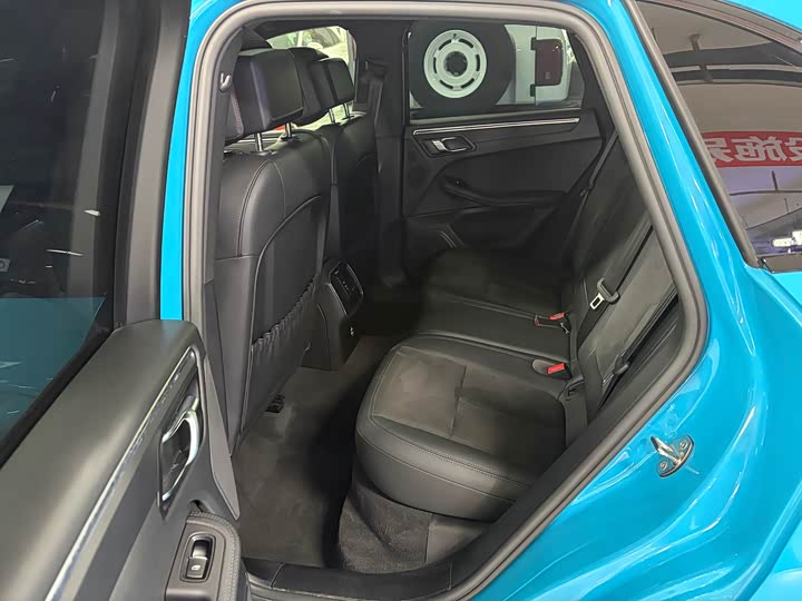 Фото 10 - Porsche Macan