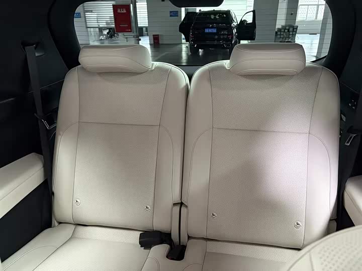 Фото 17 - LiXiang L8