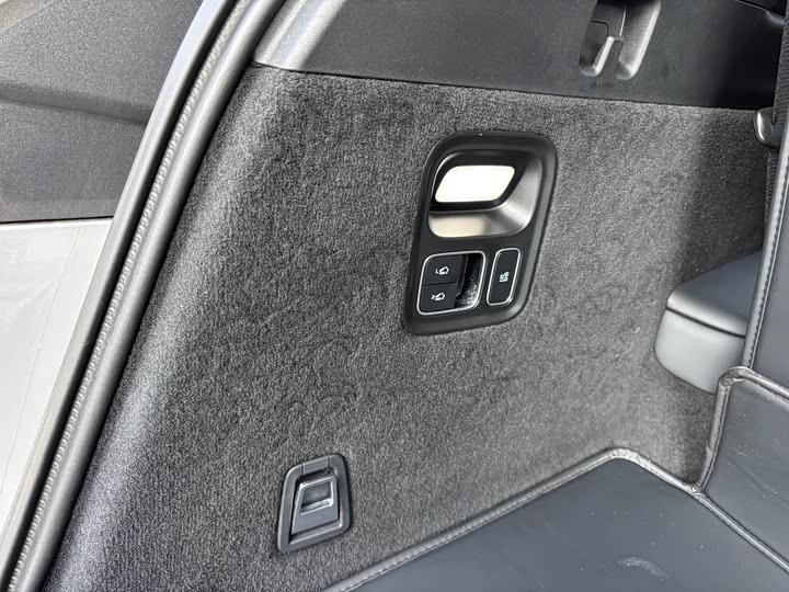 Фото 16 - LiXiang L8