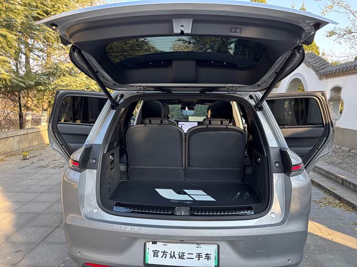 Фото 17 - LiXiang L8