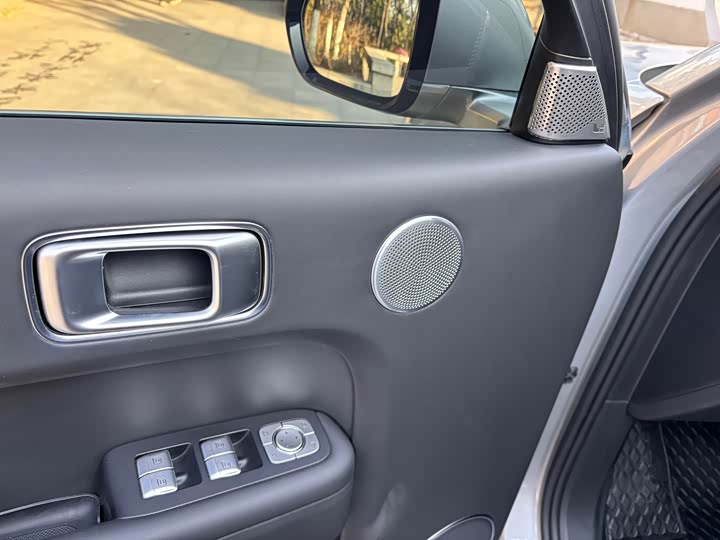 Фото 9 - LiXiang L8