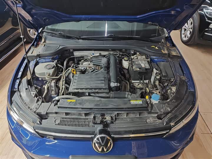 Фото 10 - Volkswagen Golf