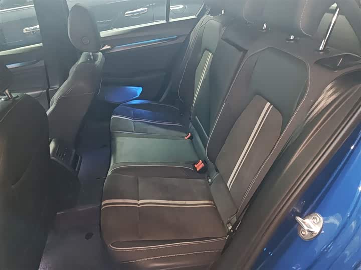 Фото 14 - Volkswagen Golf