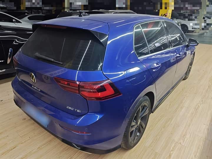 Фото 23 - Volkswagen Golf