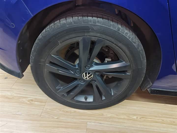 Фото 26 - Volkswagen Golf