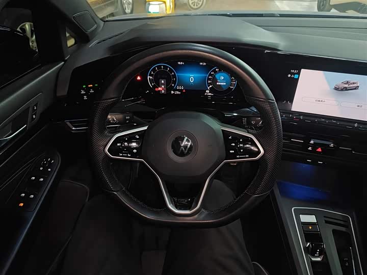 Фото 3 - Volkswagen Golf