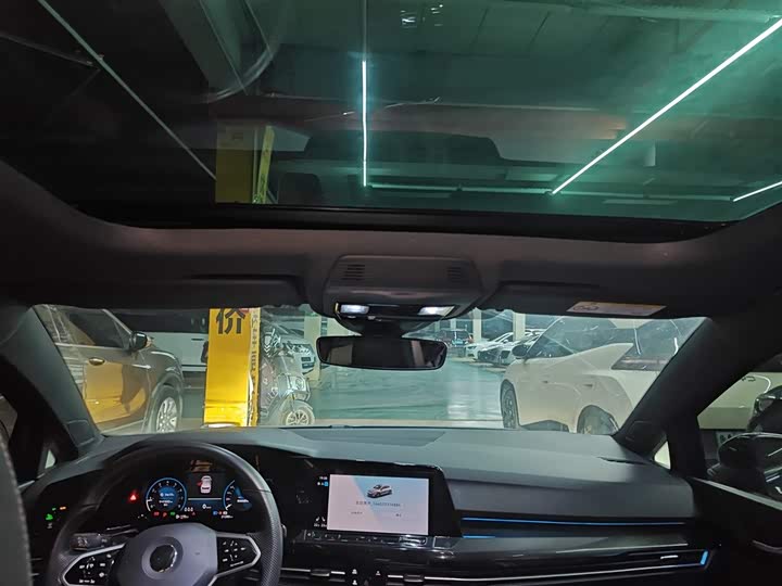 Фото 8 - Volkswagen Golf