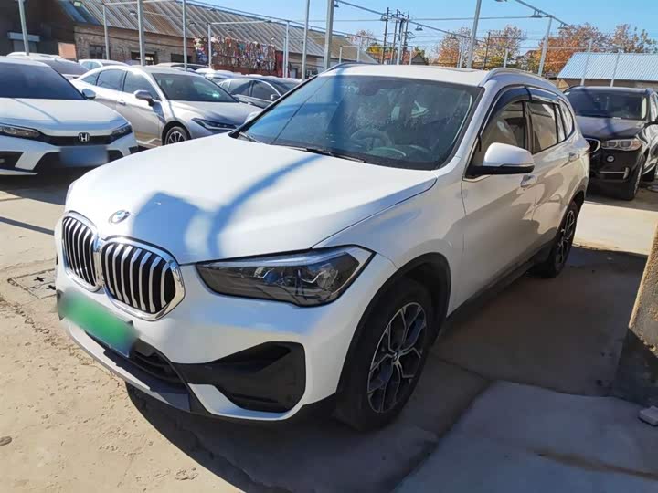 Фото 2 - BMW X1