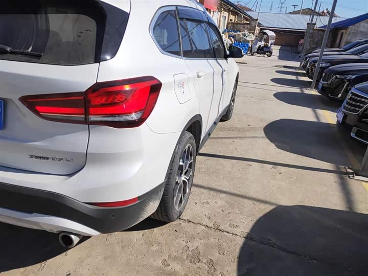 Фото 8 - BMW X1
