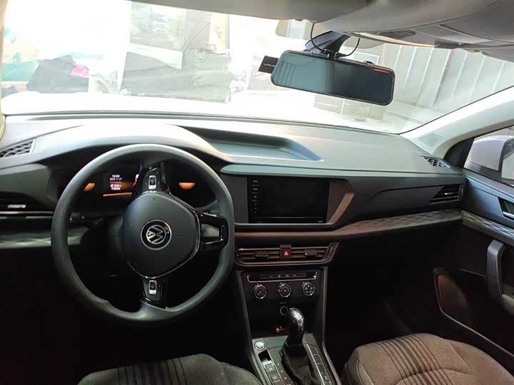 Фото 3 - Volkswagen Tharu