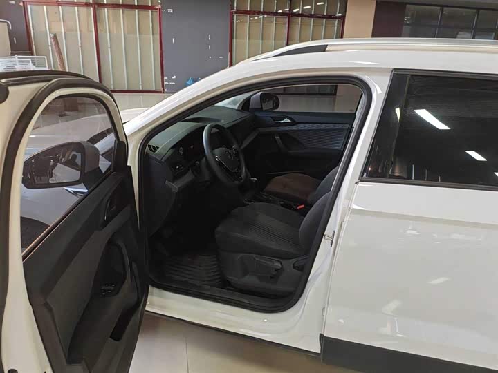 Фото 8 - Volkswagen Tharu