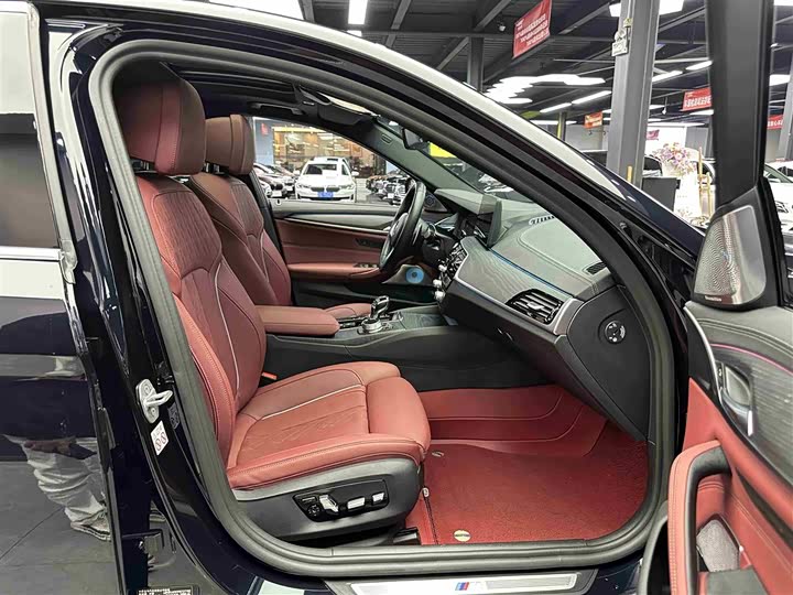 Фото 6 - BMW 5 Series