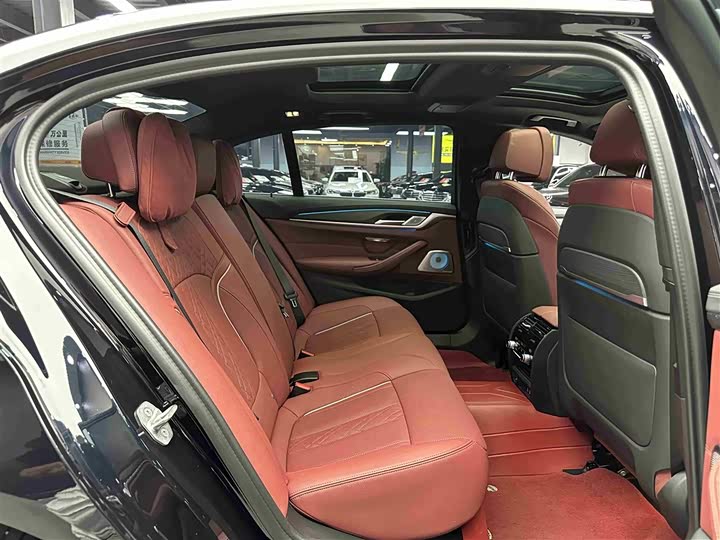 Фото 8 - BMW 5 Series