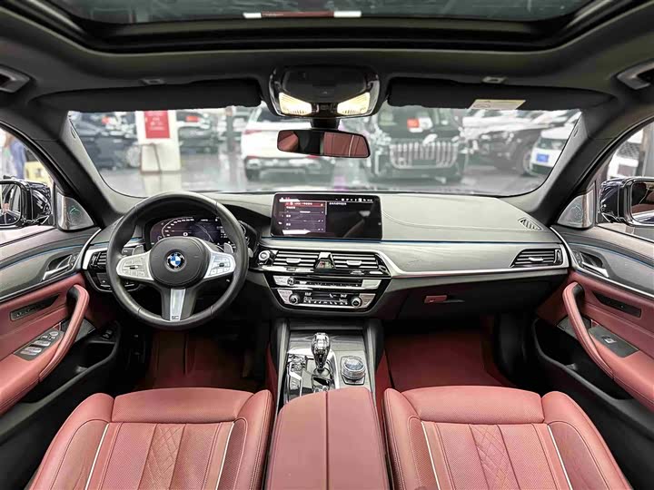 Фото 9 - BMW 5 Series