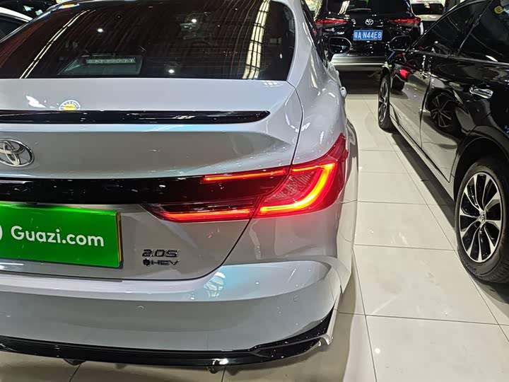 Фото 8 - Toyota Camry