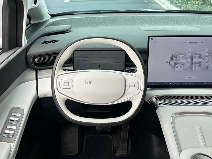 Фото 16 - XPeng X9
