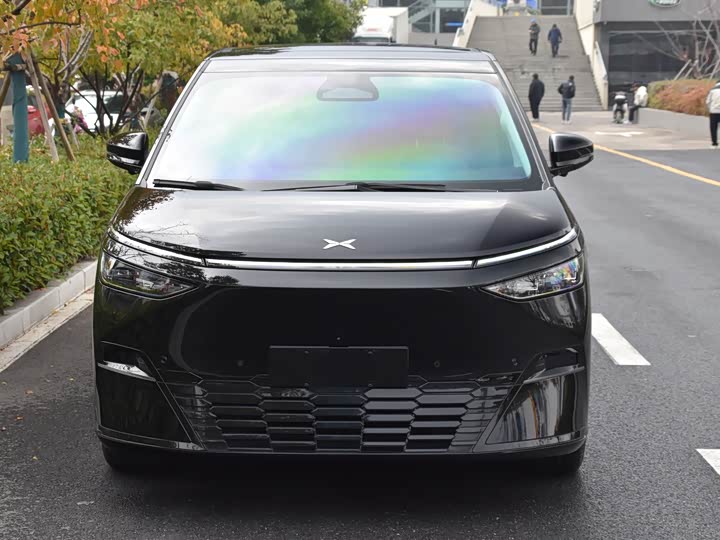 Фото 4 - XPeng X9