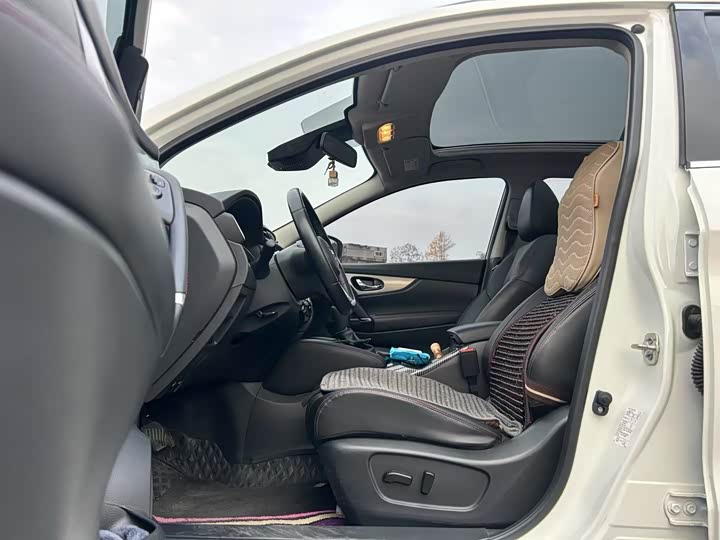 Фото 4 - Nissan Qashqai