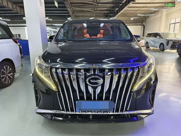 Фото 2 - GAC Trumpchi M8