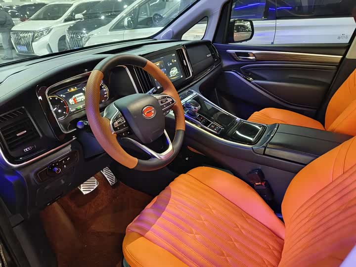 Фото 4 - GAC Trumpchi M8