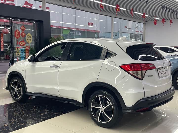 Фото 13 - Honda Vezel