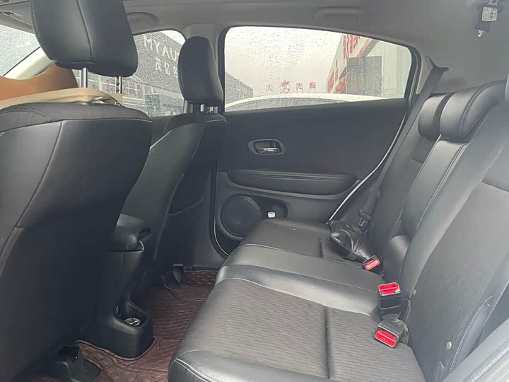 Фото 7 - Honda Vezel