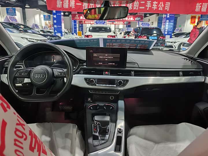 Фото 5 - Audi A4L