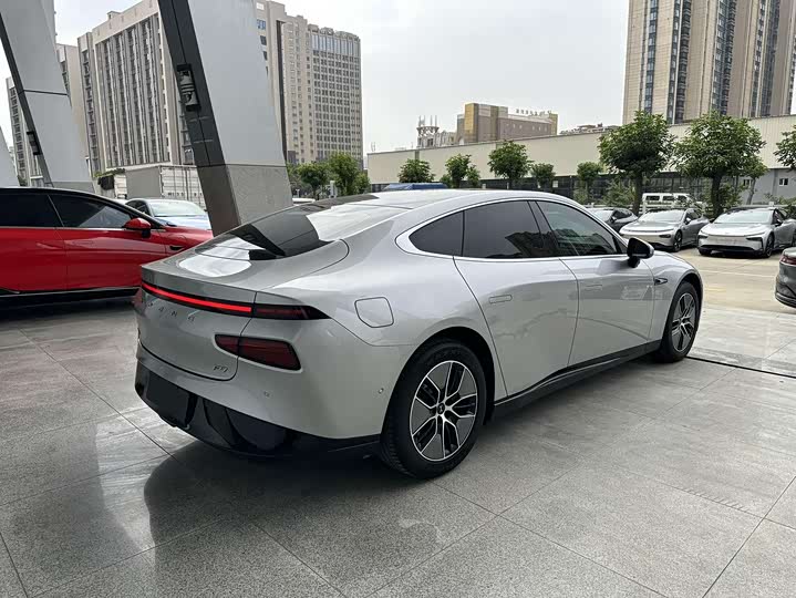 Фото 10 - XPeng P7