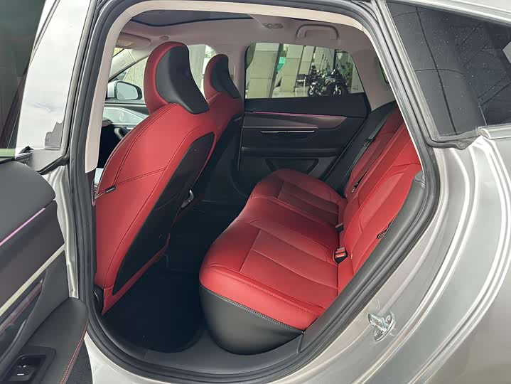 Фото 6 - XPeng P7