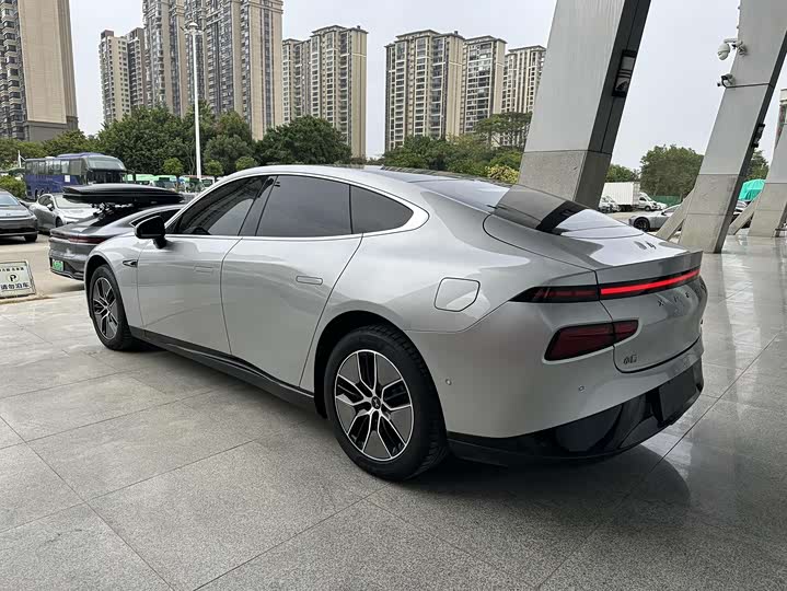 Фото 8 - XPeng P7